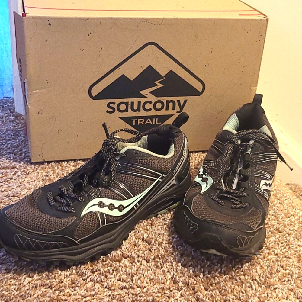 Saucony Excursion TR 10 Women Size 10 Trail Running Sneakers Blue and Black